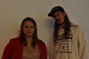 Sirkka Ammann vom «Rathaus für Kultur» und Marcel Hörler von der «Dogo Residenz für Neue Kunst». (Bild: Anina Rütsche)