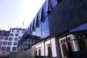 Hier im Annexbau des Schweizerhofs übernimmt die SHL für fünf Jahre Räume der Migros-Klubschule. (Archivbild: LZ)
