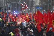 Teilnehmer einer Berliner Demonstration im Gedenken an die beiden 1919 ermordeten Kommunisten Rosa Luxemburg und Karl Liebknecht. (Bild: Michele Tantussi/Getty, 13. Januar 2019)