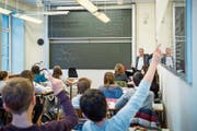 Begabte Schüler können nach einer bestandenen Aufnahmeprüfung das Untergymnasium besuchen, das dem 7. und 8. Schuljahr entspricht. Der Übertritt an einen Maturitätslehrgang erfolgt danach prüfungsfrei. (Bild: Urs Bucher)