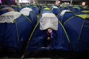 Auch auf dem Camping des Technologiefestivals Campus Party ruft die Community. (Bild: Andre Penner/Keystone, São Paulo, 12. Februar 2019)