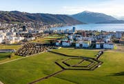 Gleicht einem Kornkreis: Blick auf das Areal, wo dereinst die Zuger Schwingerarena stehen wird. (Bild: Andreas Busslinger, 14. März 2018)