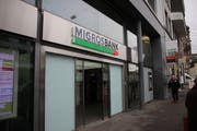Die Automatenzone der Migros-Bank am Schibenertor bleibt während der Nachtstunden am Wochenende geschlossen. (Bild: Jessy Nzuki)