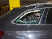 Ein Bild von einem der Fahrzeugaufbrüche. (Bild: Kapo GR)