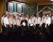 Der Männerchor Schmidshof mit Dirigentin Andrea Liebschwager. (Bild:Christoph Heer)