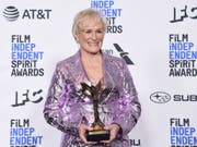 Die Oscar-Preis-Anwärterin Glenn Close hat am Samstag (Ortszeit) in Santa Monica in den USA einen der begehrten Independent Spirit Awards gewonnen. (Bild: KEYSTONE/AP Invision/RICHARD SHOTWELL)