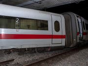 Entgleist: Der ICE aus Berlin könnte wegen einer umgestellten Weiche in Basel aus den Schienen gesprungen sein. (Bild: KEYSTONE/GEORGIOS KEFALAS)