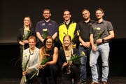 Sie zählen zu den Sport-Grössen: (hinten von links) Alessia Lao, Andi Imhof, Fabio Wyrsch, Roman Schneider und Paul Looser; (vorne): Jolanda Annen, Heidi Ulrich und Stefanie Arnold. (Bild: Paul Gwerder (22.2.2019))