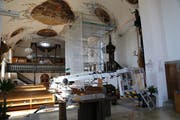 Das Innere der Kirche gleicht einer Baustelle. (Bild: mac)