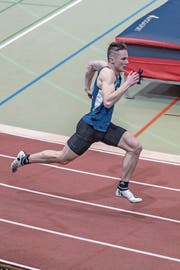 Der 18-jährige Krienser Eric de Groot, hier beim Finallauf über 200 Meter, deckt in Magglingen sein Potenzial als Sprinter eindrücklich auf. Bild: Hanspeter Roos (Magglingen, 24. Februar 2019)