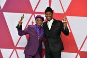 Spike Lee (links) und Mahershala Ali. (Bild: Jordan Strauss / Keystone)