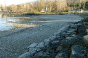 Aktuell dominiert Kies den Seezugang bei der Badi Hörnlibuck in Rorschacherberg. (Bild: Andreas Walker)