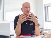 Der ehemalige Astronaut und Militärpilot Claude Nicollier gibt eine Zweitmeinung zu den Beschaffungsplänen der Luftwaffe ab. (Bild: KEYSTONE/CYRIL ZINGARO)