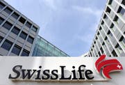 Swiss Life kann sich in Zukunft auf 300 Millionen Franken zusätzliche Prämieneinnahmen pro Jahr freuen. (Bild: Melanie Duchene/Keystone; Zürich)
