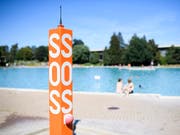 Für alle Fälle: das Berner Freibad Weyermannshaus verfügt nun auch über einen Lawinenfachman. (Bild: KEYSTONE/ANTHONY ANEX)