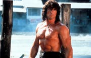 Sylvester Stallone als Rambo. Viel junge Männer haben ihm damals nachgeeifert und den Fitnesscentern einen regen Zulauf beschert. (Bild: TriStar/Getty Images)