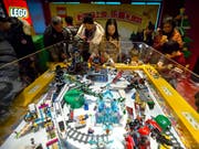 Lego City und Lego Technic sind Klassiker: Der dänische Spielzeughersteller hat sich 2018 wieder gefangen und etwa im wichtigen Markt China zweistelliges Wachstum verzeichnet. (Bild: KEYSTONE/AP/MARK SCHIEFELBEIN)