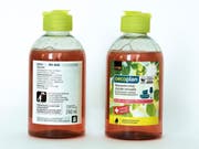 Diese Musterflaschen des Abwaschmittels hat Coop am Mittwoch verteilt. Das Unternehmen warnt, Kinder könnten es trinken. (Bild: Coop)