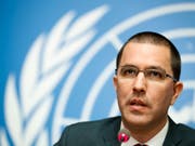 Der venezolanische Aussenminister Jorge Arreaza sagte in Genf, sein Land sei offen für Hilfslieferungen, aber nicht durch Gewalt, wie die USA es versucht hätten. (Bild: KEYSTONE/VALENTIN FLAURAUD)