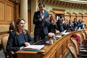 Chantal Galladé erhielt bei ihrer Verabschiedung aus dem Nationalrat Applaus von der SP-Fraktion. (Bild: Peter Klaunzer/KEY (Bern, 6. Dezember 2018))