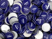 Nivea, Labello oder Eucerin: Der Kosmetikhersteller Beiersdorf will Geld in die Marken stecken und weiter kräftig wachsen. (Bild: KEYSTONE/AP dapd/PHILIPP GUELLAND)
