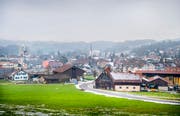 So präsentiert sich die Aussicht aufs Dorf vom Ruggenbühl her. (Bild: Andrea Stalder)