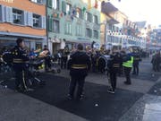 Die Guuggenmusig Wegere Güsser schränzt in Willisau. (Bild: Roger Rüegger)