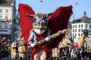 Guggenmusig Bärg-Wörze Uedlige mit dem Motto Los Chamanos Locos. (Bild: Philipp Schmidli)