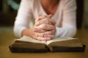 Gemeinsam und solidarisch bekräftigen Frauen am heutigen Weltgebetstag ihren Glauben an Jesus Christus.