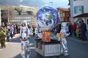 Astronauten reisen «Rund umä Globus». (Bild: Marion Wannemacher, Sachseln, 28. Februar 2019)