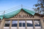 Das Spanische Klubhaus während der Sanierung. (Bild: Urs Bucher - 23. Oktober 2018)