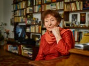 Erst mit weit über 70 Jahren wechselte sie vom Theater- ins Filmgeschäft: Schauspielerin Monica Gubser. Nun ist die Schweizerin im Alter von 88 Jahren verstorben. (Bild: KEYSTONE/CHRISTIAN BEUTLER)