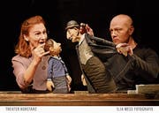 Ernstes Thema und Puppenspiel - kein unmögliches Gespann, wie Magdalene Schaefer und Sebastian Fortak in Konstanz zeigen. (Bild: Ilja Mess)