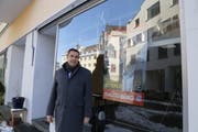 Guido Etterlin hat das Lokal an der Mariabergstrasse 9 gemietet. Für seinen Wahlkampf will er dort die Bevölkerung zum Dialog treffen und auch für drängende Themen sensibilisieren. (Bild: Jolanda Riedener)
