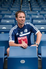 Bild aus der Vergangenheit: Thomas Wyss Mitte Juni 2013 bei der Vorstellung als neuer Co-Trainer beim FC Luzern. (Bild: Dominik Wunderli)