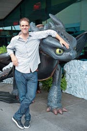 Zähmt seinen selbsterfunden Drachen: Animationsfilmer Simon Otto im Sommer 2014 in Zürich. (Bild: Nicole Imhof)