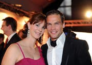 Hat sich einer Vasektomie unterzogen und steht öffentlich dazu: Renzo Blumenthal mit seiner Frau Ladina.
