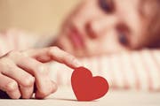 Wie geht es dir, mein Herz? Wer spielt mit dir, mein Herz? Genug ist genug – und jetzt mal Schluss mit dem Schmerz. (Bild: Getty)