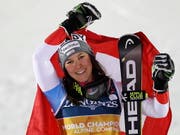 Wendy Holdener - auf ihrer Startnummer ist es zu lesen: World Champion (Bild: KEYSTONE/EPA/VALDRIN XHEMAJ)
