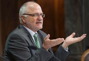 Gibt im April das Mobimo-Präsidium ab: Der ehemalige Luzerner Ständerat Georges Theiler. (Bild: Lukas Lehmann/Keystone, 20. September 2012)