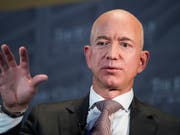 Der reichste Mann der Welt, Jeff Bezos, werde mit der Publikation von intimen Fotos erpresst, heisst es in einem öffentlichen Brief. (Bild: KEYSTONE/FR170079 AP/CLIFF OWEN)