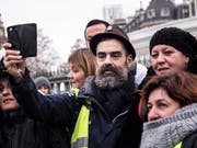 Aktivist Jérôme Rodrigues bei Protesten der Gelbwesten in Paris - drei Wochen später wurde er bei einem Polizeieinsatz gegen die Gelbwesten schwer am Auge verletzt. (Bild: KEYSTONE/EPA/CHRISTOPHE PETIT TESSON)
