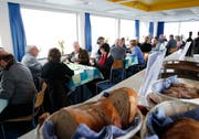 Die erste Ausgabe des Jassturniers auf dem Gastschiff Yellow war ein Erfolg. (Bild: Stefan Kaiser (Zug, 25. Februar 2018))