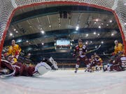 Die Genfer geraten zuhause gegen die SCL Tigers ins Hintertreffen (Bild: KEYSTONE/SALVATORE DI NOLFI)