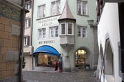 Die ehemalige Metzgerei Aklin– jetzt Metzgerei Rogenmoser – beim Zytturm in Zug ist seit Samstag geschlossen. ( Bild: Maria Schmid (Zug, 24. Januar 2019))