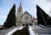 Die Kirche St. Michael in Zug empfängt auch heutzutage viele Katholiken. (Bild: Stefan Kaiser (8. Februar 2019))