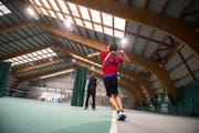 Weil die Tennishalle in Schenkon (im Bild) schliessen muss, soll an einem anderen Standort eine neue gebaut werden, mit nationaler Ausstrahlung. (Bild: Dominik Wunderli, 27. Januar.2017)