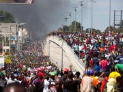 Die Proteste gegen die Regierung in Haiti halten an. Die Protestierenden fordern den Rücktritt von Präsident Jovenel Moise. (Bild: KEYSTONE/AP/DIEU NALIO CHERY)
