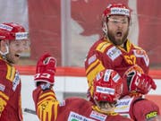 Doppeltorschütze Alexej Dostoinow (Nr. 62) bejubelt sein Siegtor in der Verlängerung gegen den HC Davos (Bild: KEYSTONE/MARCEL BIERI)
