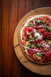 Die Tarte tomates ist angerichtet. (Bild: Kris Vlegels)